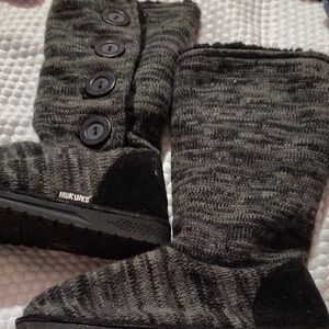 Prices To Sale $10 Muk Luks Gray Knit Button Boots Size 7